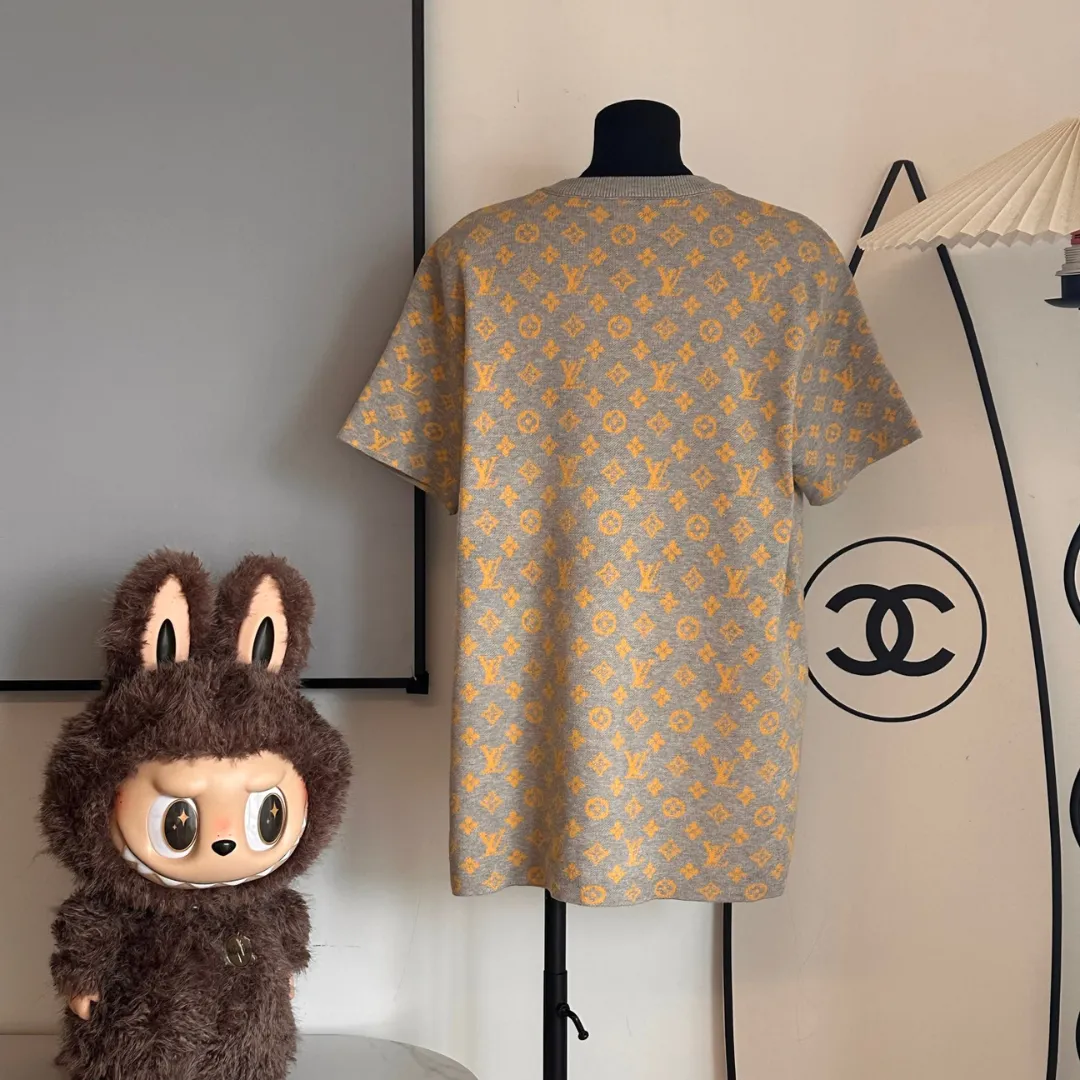 『フリーサイズ』今季も大流行 組み合わせやすい 高級感 カジュアル ラウンドネック Tシャツ