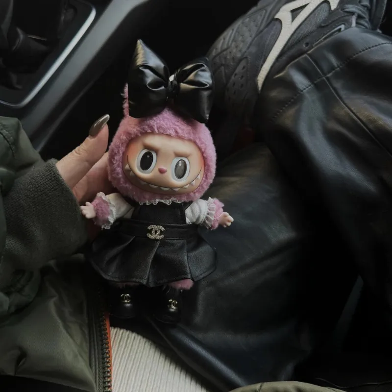 憧れ 絶対欲しい 最愛の一着 おしゃれ スウィート リボン labubuぬいぐるみペンダント 服