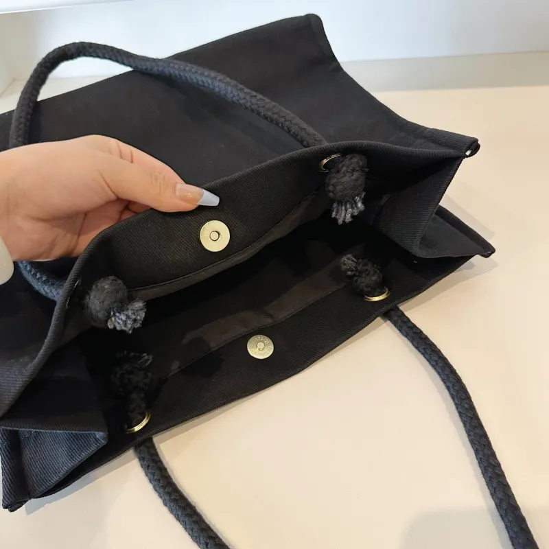 超人気商品 おしゃれ シンプル 高品質 大容量 軽やか ショルダーバッグ