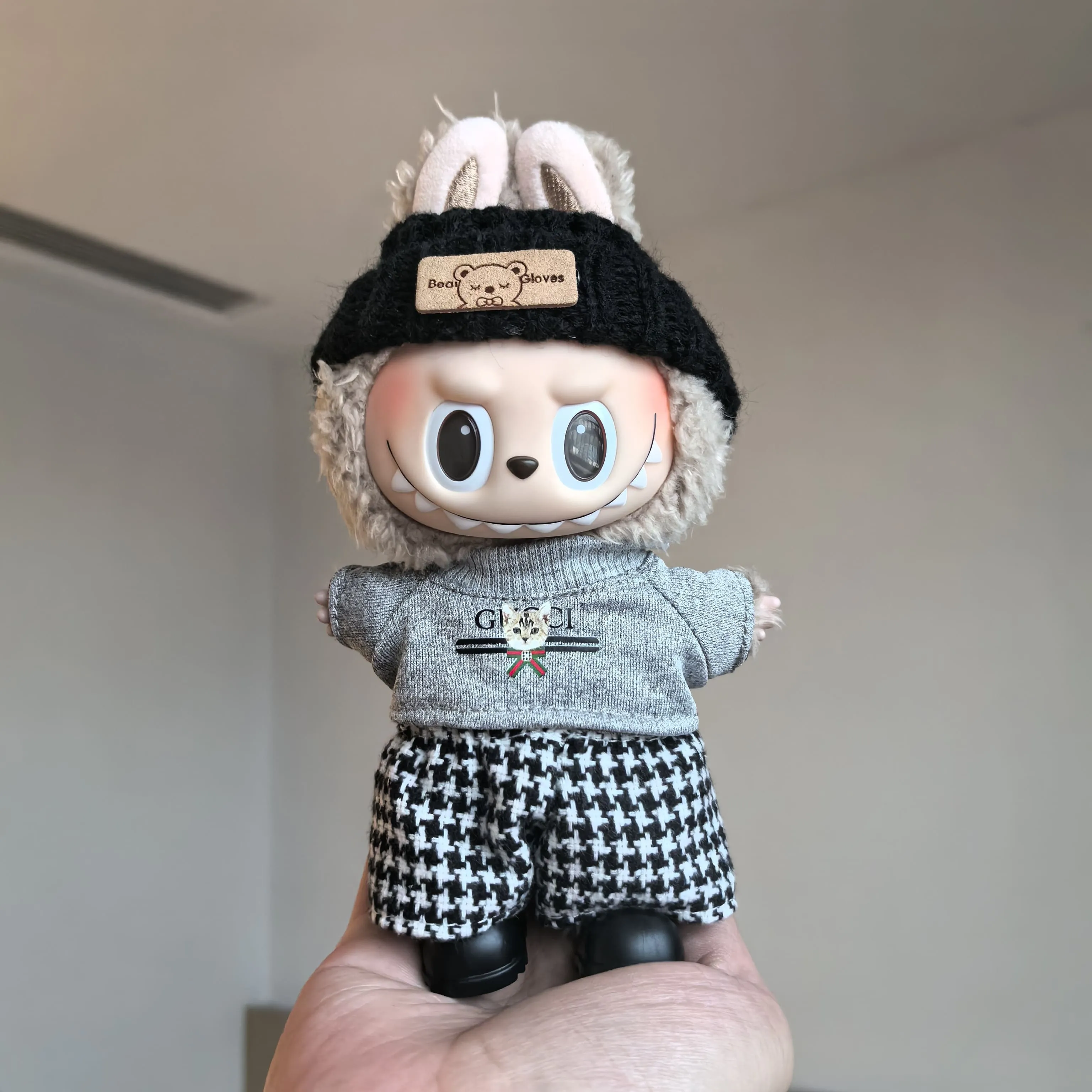 憧れ 激売れ中 人気上昇中 ファッション ストリート チェック柄 labubuぬいぐるみペンダント服 人形を含まない